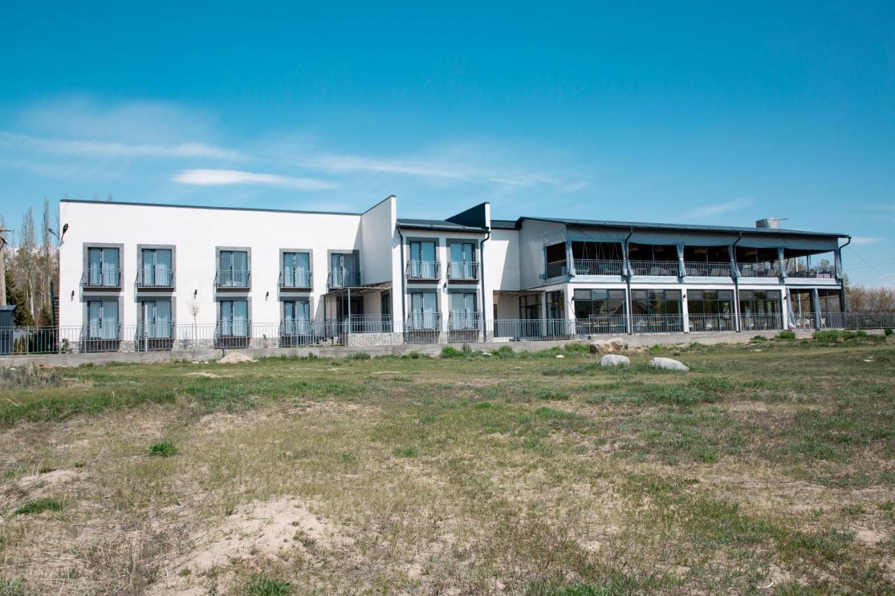 Silence Hotel Чолпон-Ата Екстериор снимка